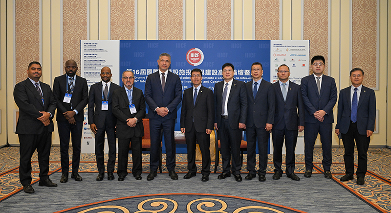 09 會(huì)見安哥拉能水部長.jpg