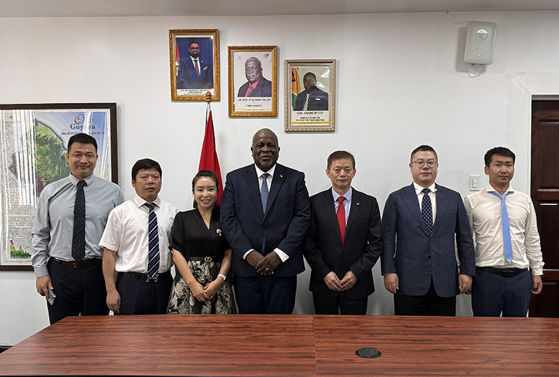 1. 張國(guó)來(lái)一行與圭亞那總理會(huì)晤.jpg