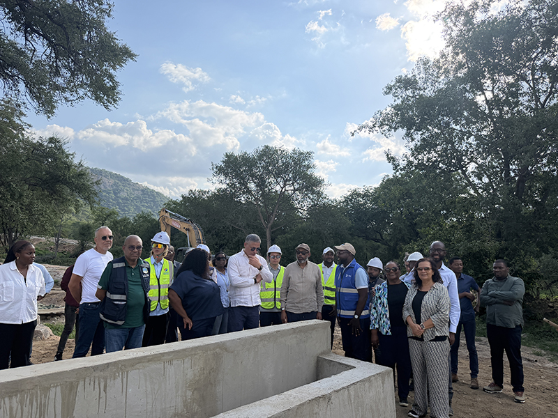 部長現(xiàn)場參觀 (3).jpg